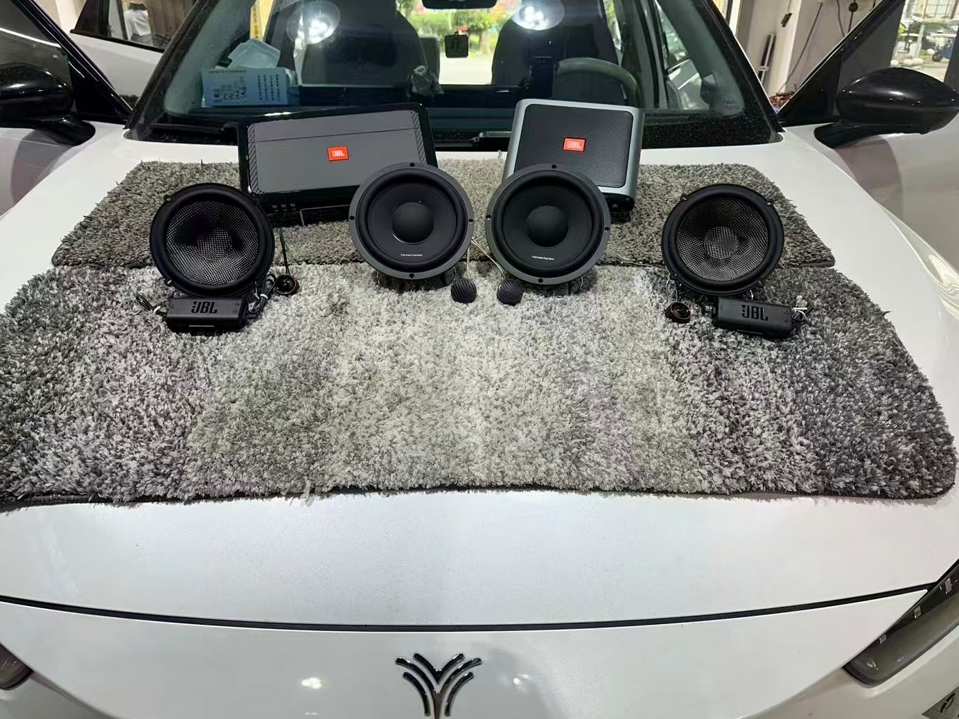 湛江汽车音响改装喇叭安装过程