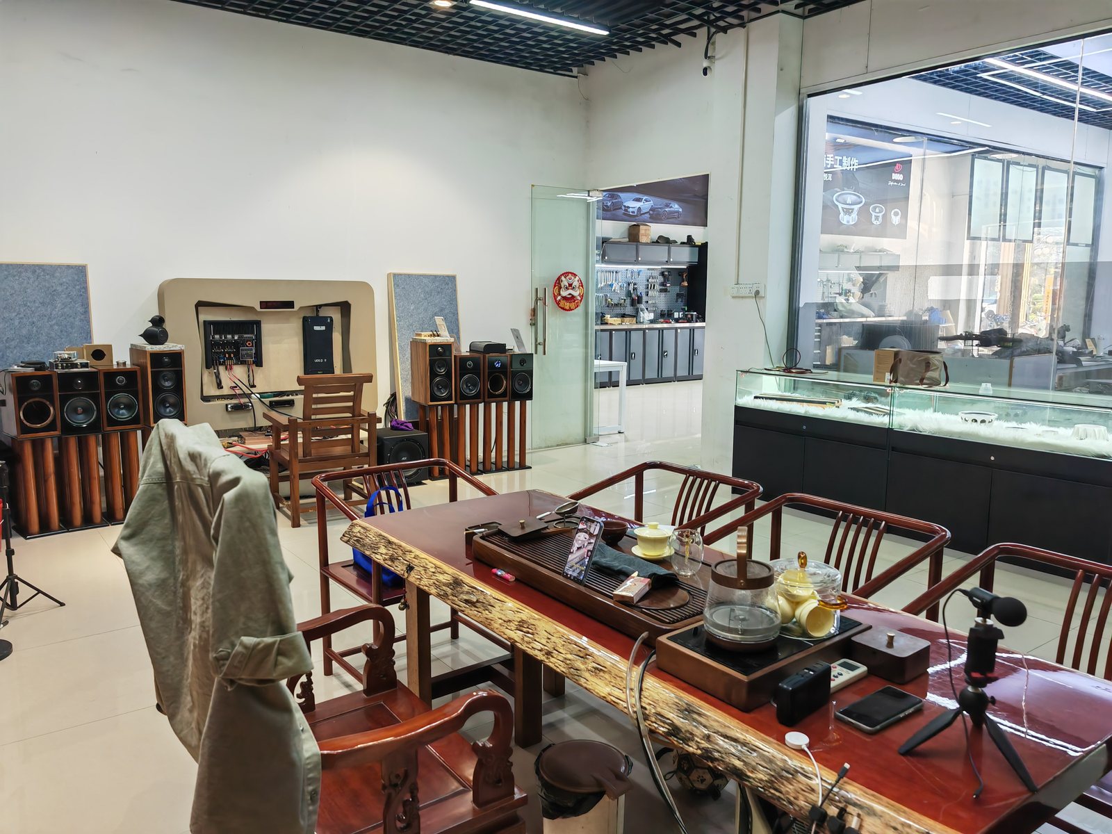 门店环境、到店咨询或施工工位实拍