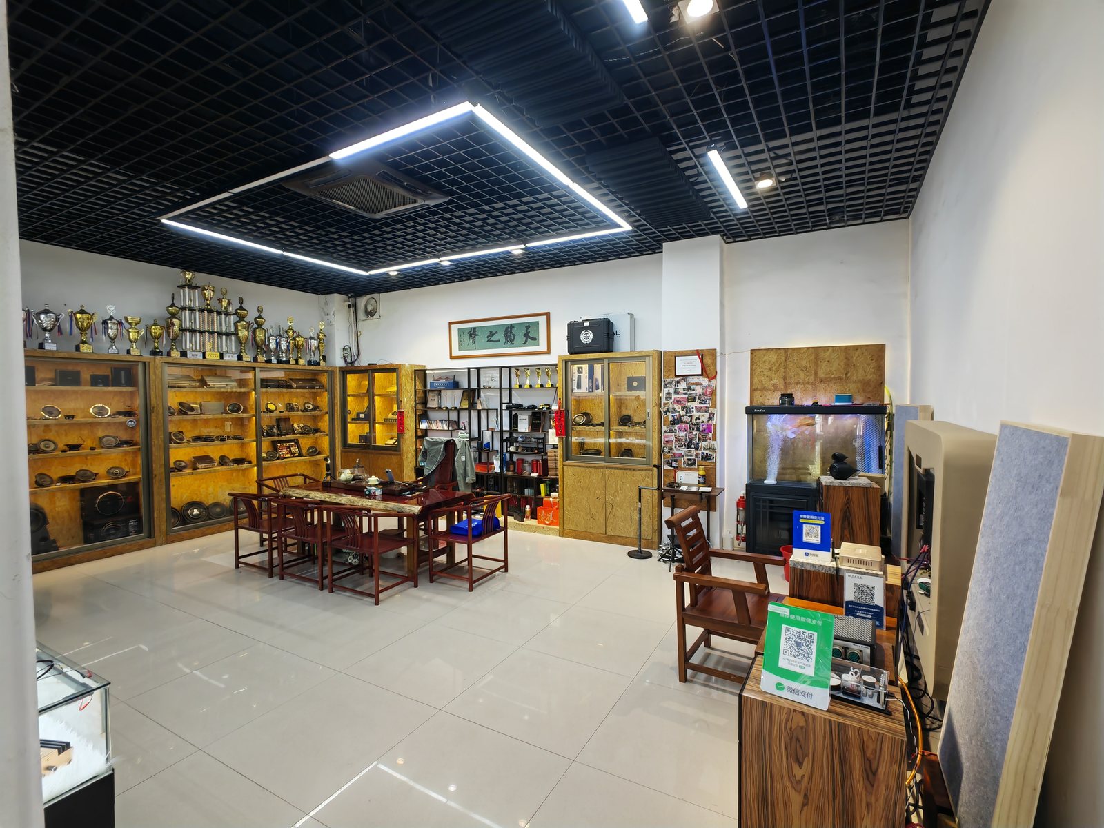 门店环境、到店咨询或施工工位实拍